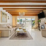 Casacara Beachside Costabella -spain ヴィラ マルベーリャ