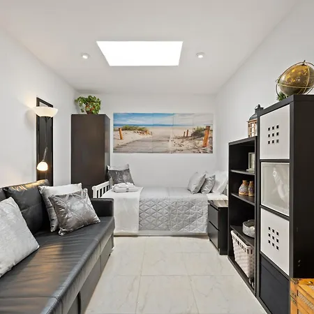 Casacara Beachside Costabella -spain ヴィラ *