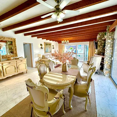 Villa Casacara Beachside Costabella -spain