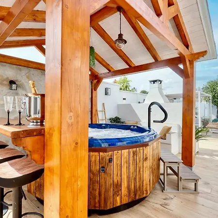 Villa Casacara Beachside Costabella -spain