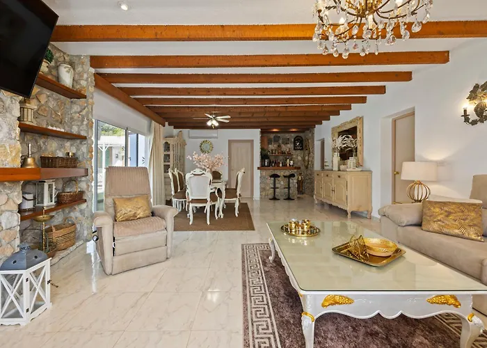 Villa Casacara Beachside Costabella -spain *