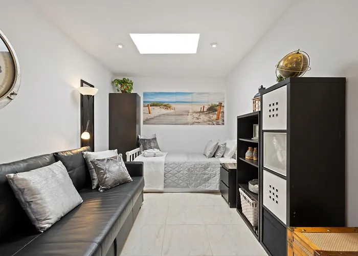 Casacara Beachside Costabella -spain Вілла *