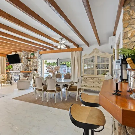 Casacara Beachside Costabella -spain 别墅 *